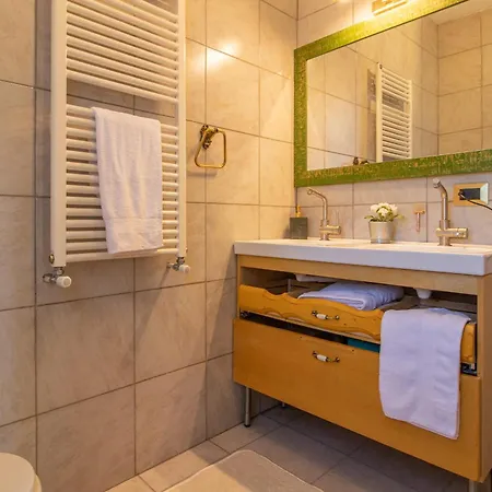 Ferrara Con Piscina E Spazi Per Eventi Privati, Laurea, Compleanno, Matrimonio