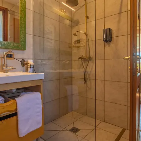 Ferrara Con Piscina E Spazi Per Eventi Privati, Laurea, Compleanno, Matrimonio וילה