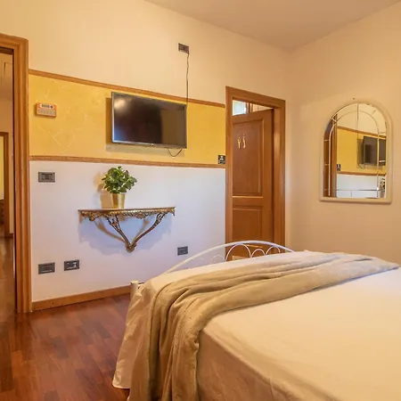 Ferrara Con Piscina E Spazi Per Eventi Privati, Laurea, Compleanno, Matrimonio וילה