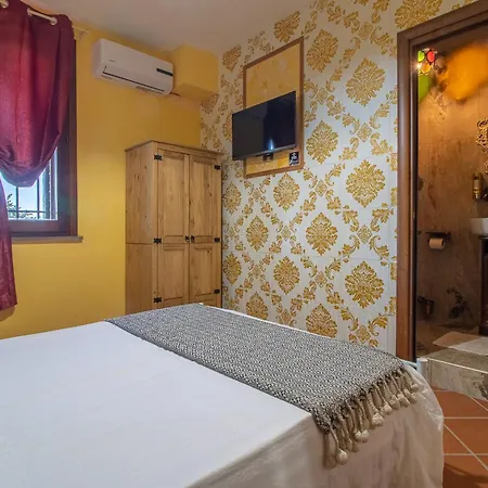 Villa Ferrara Con Piscina E Spazi Per Eventi Privati, Laurea, Compleanno, Matrimonio