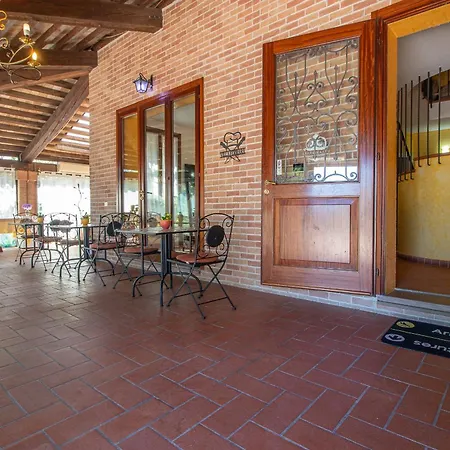 Ferrara Con Piscina E Spazi Per Eventi Privati, Laurea, Compleanno, Matrimonio *