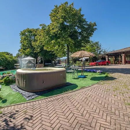 Ferrara Con Piscina E Spazi Per Eventi Privati, Laurea, Compleanno, Matrimonio ヴィラ