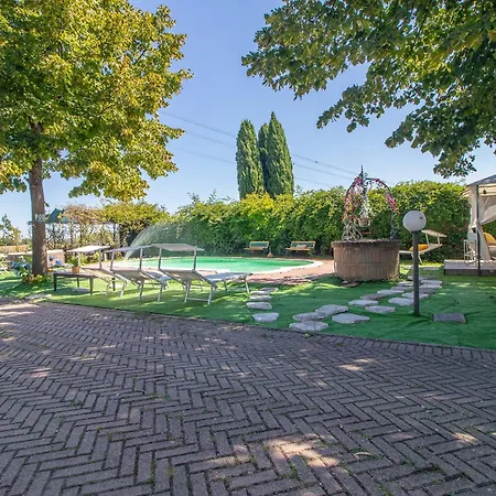 Ferrara Con Piscina E Spazi Per Eventi Privati, Laurea, Compleanno, Matrimonio וילה