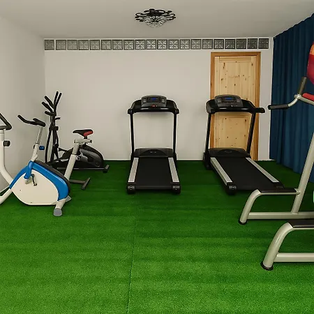 Villa Ferrara Con Piscina E Spazi Per Eventi Privati, Laurea, Compleanno, Matrimonio *