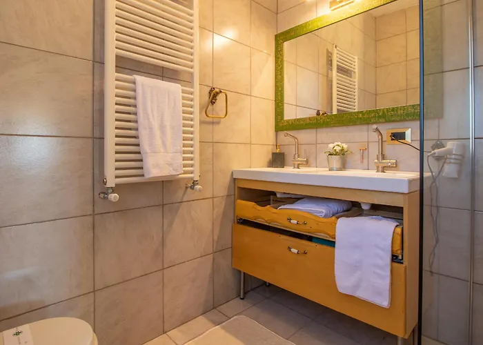 Ferrara Con Piscina E Spazi Per Eventi Privati, Laurea, Compleanno, Matrimonio