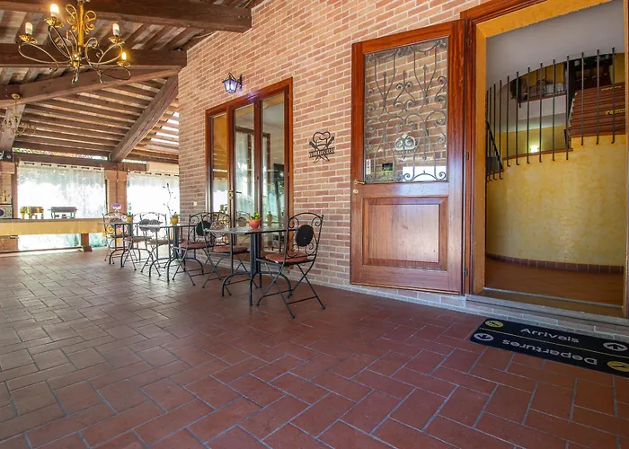 Ferrara Con Piscina E Spazi Per Eventi Privati, Laurea, Compleanno, Matrimonio *