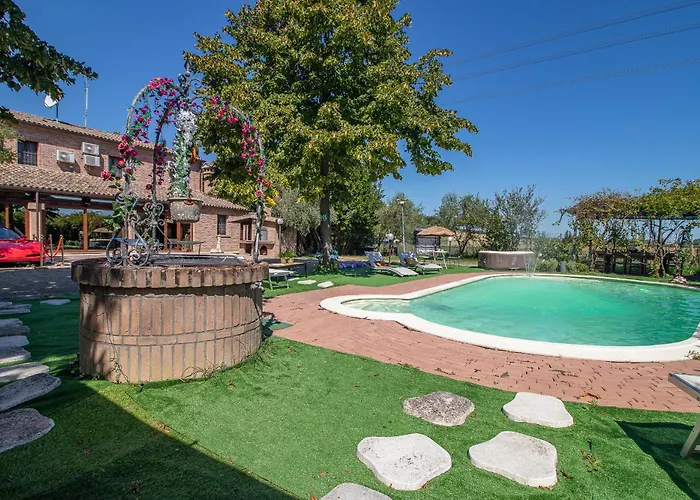 Ferrara Con Piscina E Spazi Per Eventi Privati, Laurea, Compleanno, Matrimonio