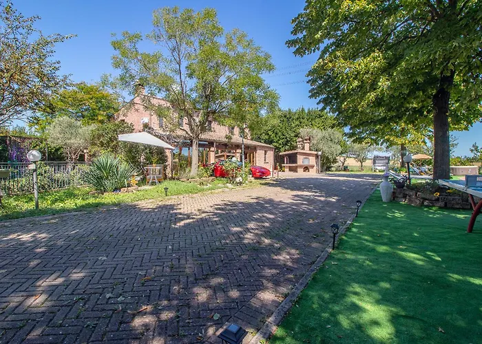 Ferrara Con Piscina E Spazi Per Eventi Privati, Laurea, Compleanno, Matrimonio * Κοριάνο