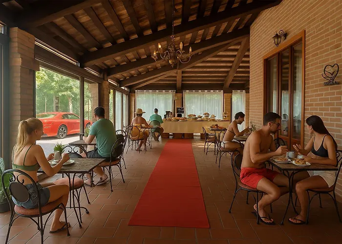 Ferrara Con Piscina E Spazi Per Eventi Privati, Laurea, Compleanno, Matrimonio 科里亚诺